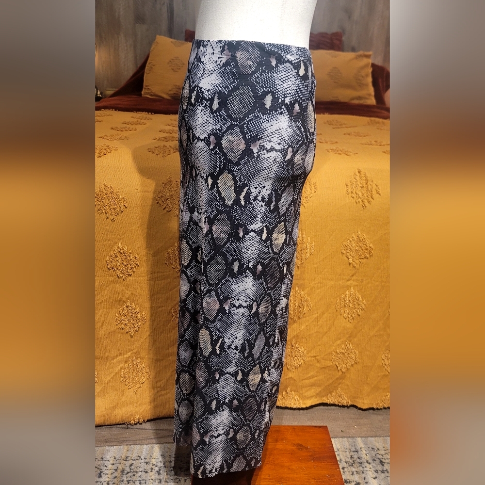 ZARA Snake Print Strech High-Waisted Skirt – NWT (Size Small) - Picture 2 of 7